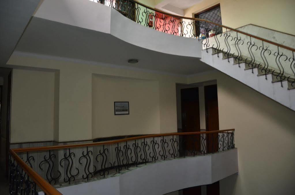 Oyo Hotel Silver Shine Near Gurudwara Shri Bangla Sahib Yeni Delhi Dış mekan fotoğraf