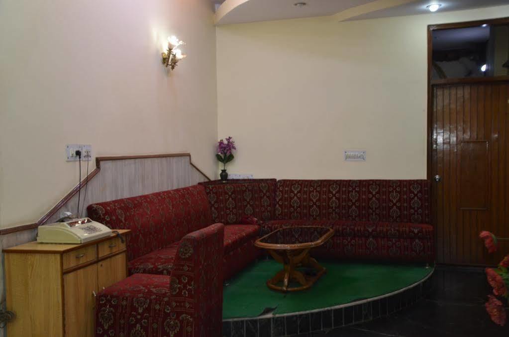 Oyo Hotel Silver Shine Near Gurudwara Shri Bangla Sahib Yeni Delhi Dış mekan fotoğraf