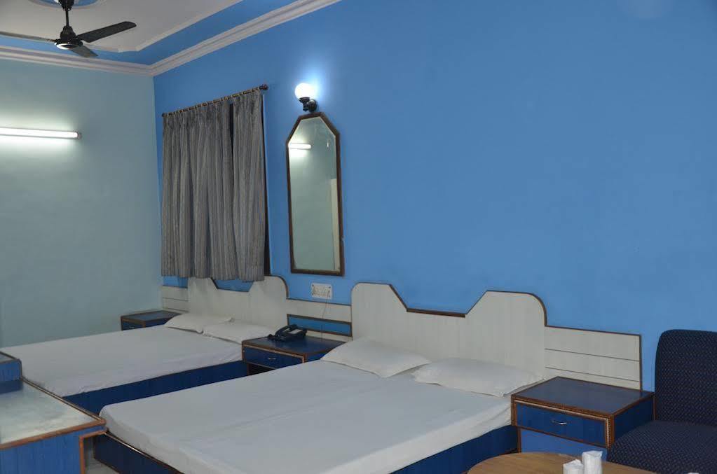 Oyo Hotel Silver Shine Near Gurudwara Shri Bangla Sahib Yeni Delhi Dış mekan fotoğraf